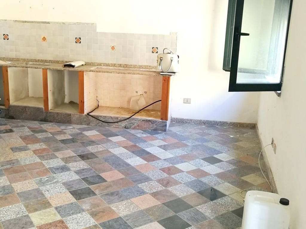 Appartamento a Piscinas in Via Regina Margherita - Foto 4