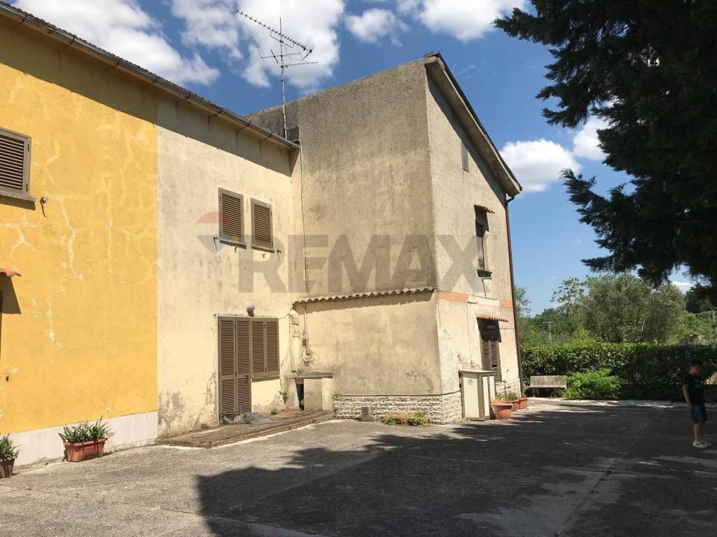 Casa indipendente a Apollosa in via cesinali - Foto 2