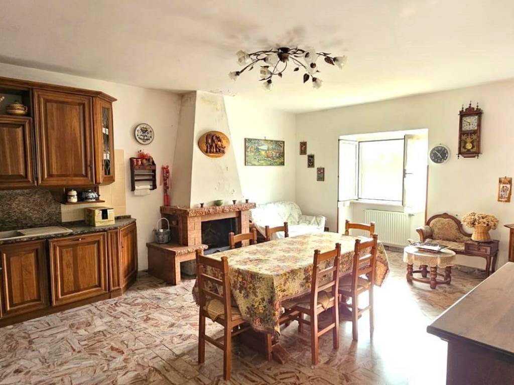 Villa a Salisano in Via Montefalcone - Foto 3