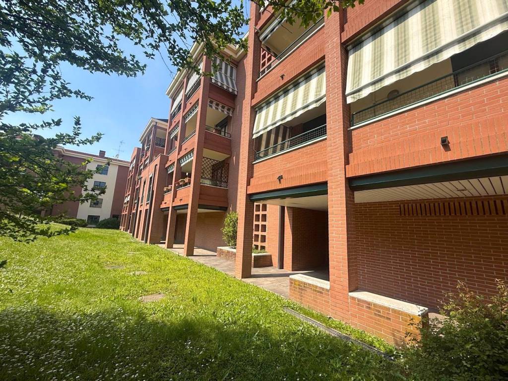 Appartamento a Arcore in Via Montello, 13 - Foto 3