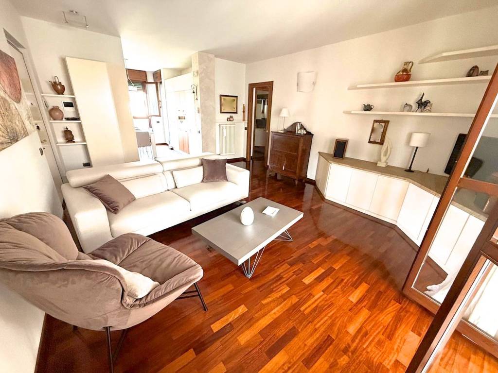 Appartamento a Arcore in Via Montello, 13 - Foto 4