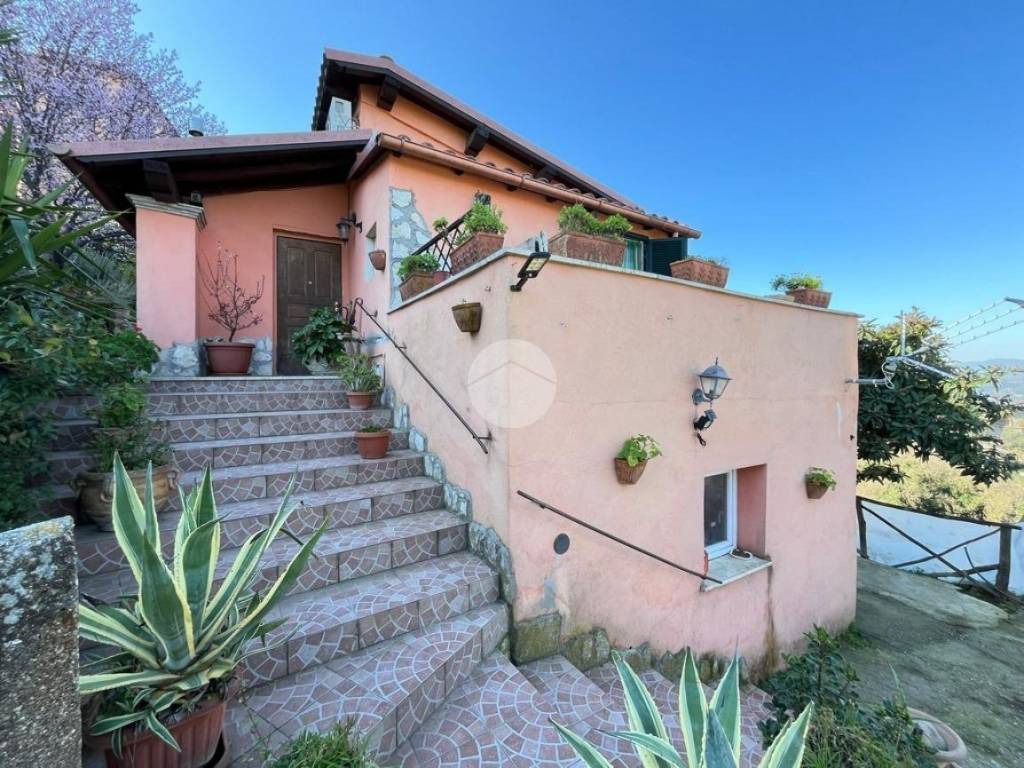 Casa indipendente a Magliano sabina in Via Carlo Goldoni, 26 - Foto 2