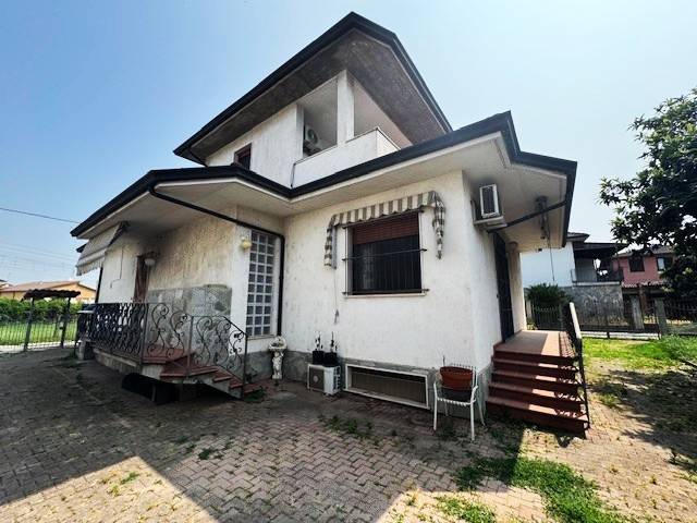 Villa a Casteggio in Via Cerreto Superiore, 39 - Foto 2