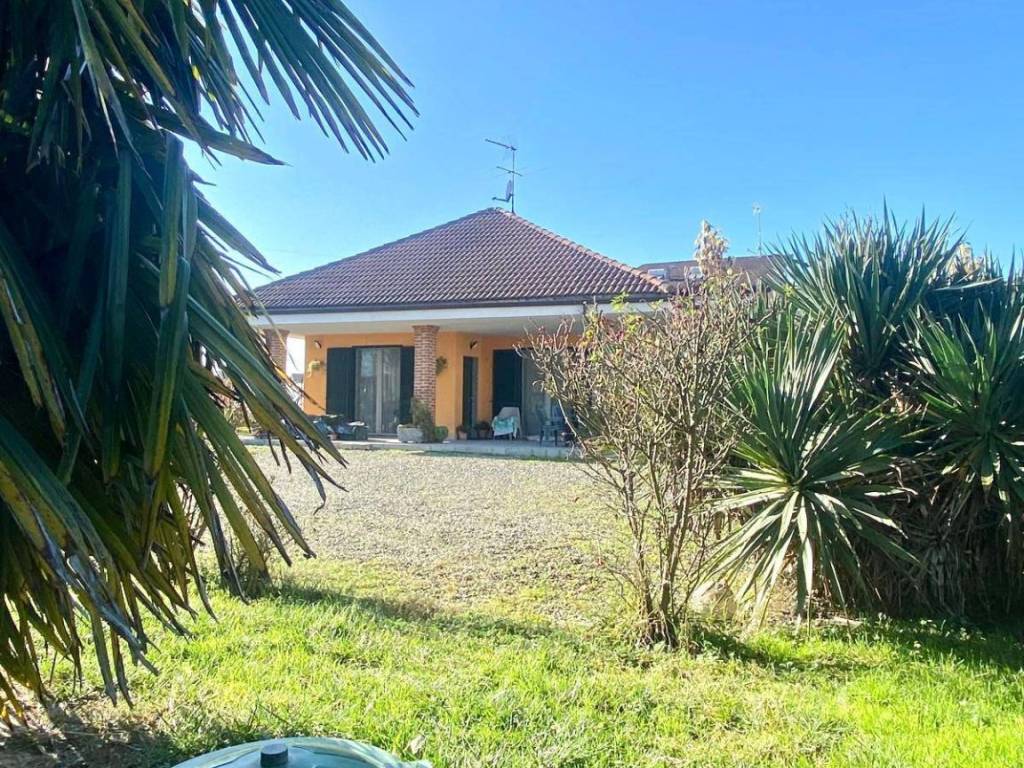 Villa a Alessandria in STRADA ACQUI DI CABANETTE - Foto 2