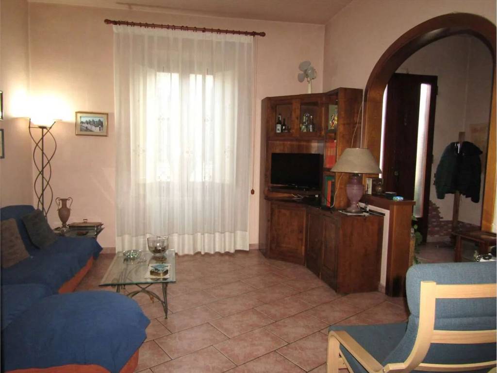 Villa a Quarrata in Via 4 Novembre - Foto 2