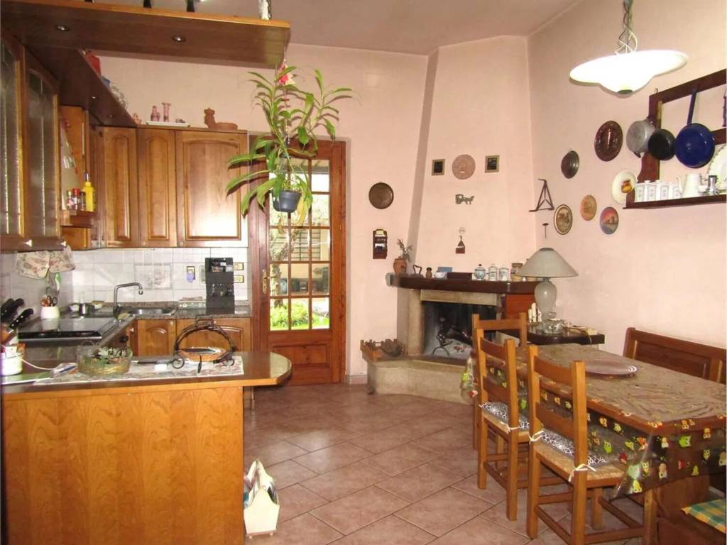 Villa a Quarrata in Via 4 Novembre - Foto 3