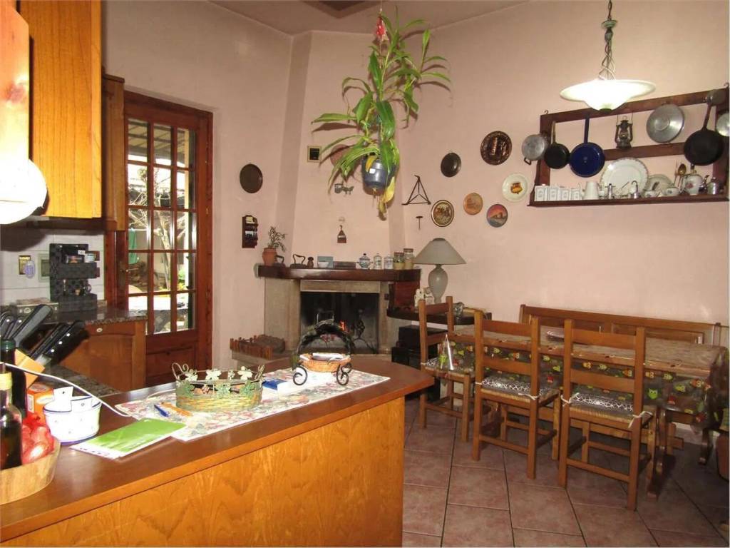 Villa a Quarrata in Via 4 Novembre - Foto 4