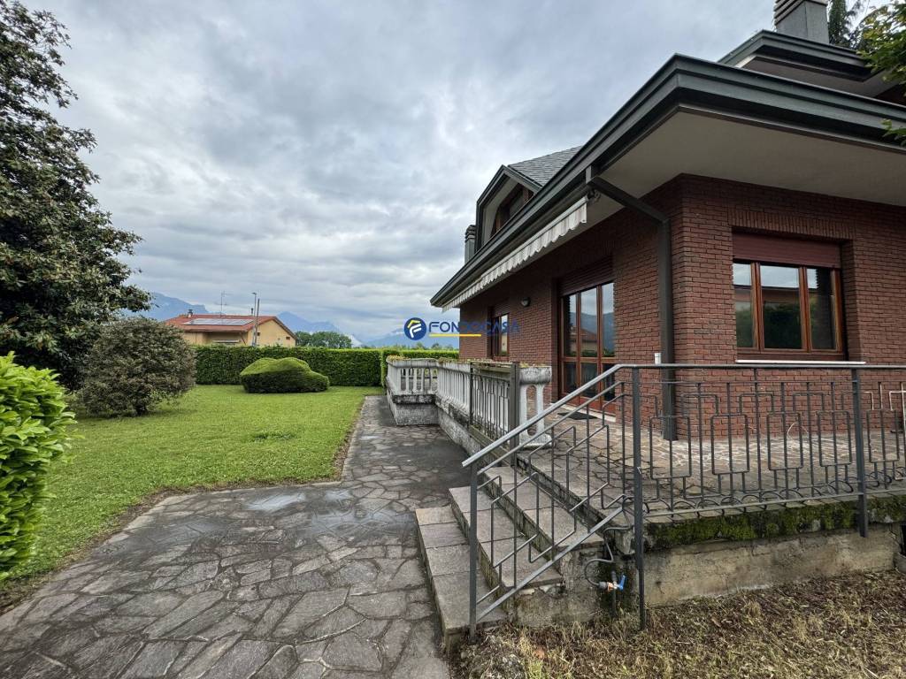 Villa a Molteno in Viale Achille Grandi, 36 - Foto 3