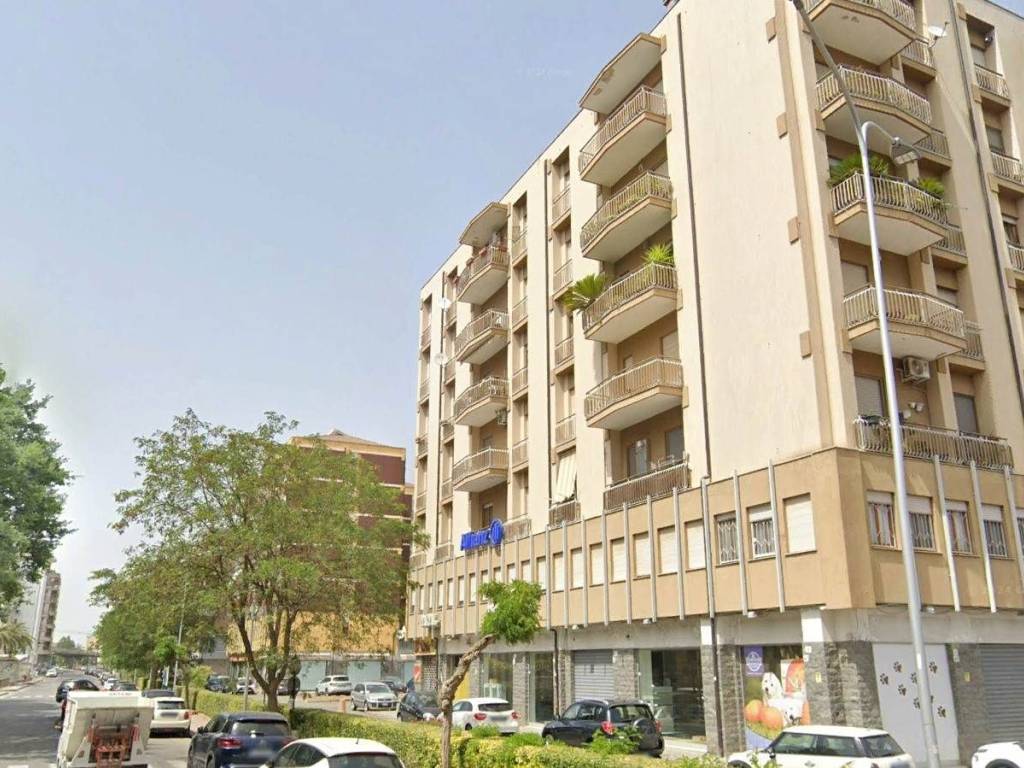 Immobile a Cosenza in Viale Giovanni e Francesca Falcone, 64 - Foto 2