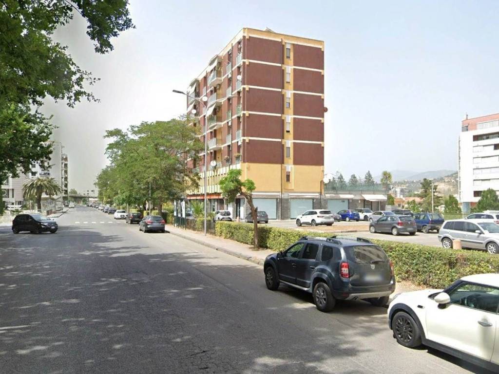 Immobile a Cosenza in Viale Giovanni e Francesca Falcone, 64 - Foto 5