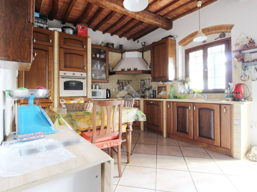 Casa indipendente a Prato in Via galcianese - Foto 2