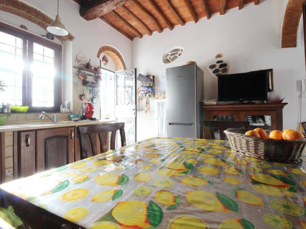Casa indipendente a Prato in Via galcianese - Foto 4