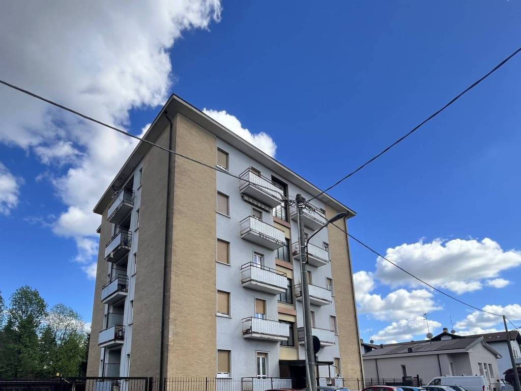 Appartamento a Gallarate in Via Tenda, 7 - Foto 2