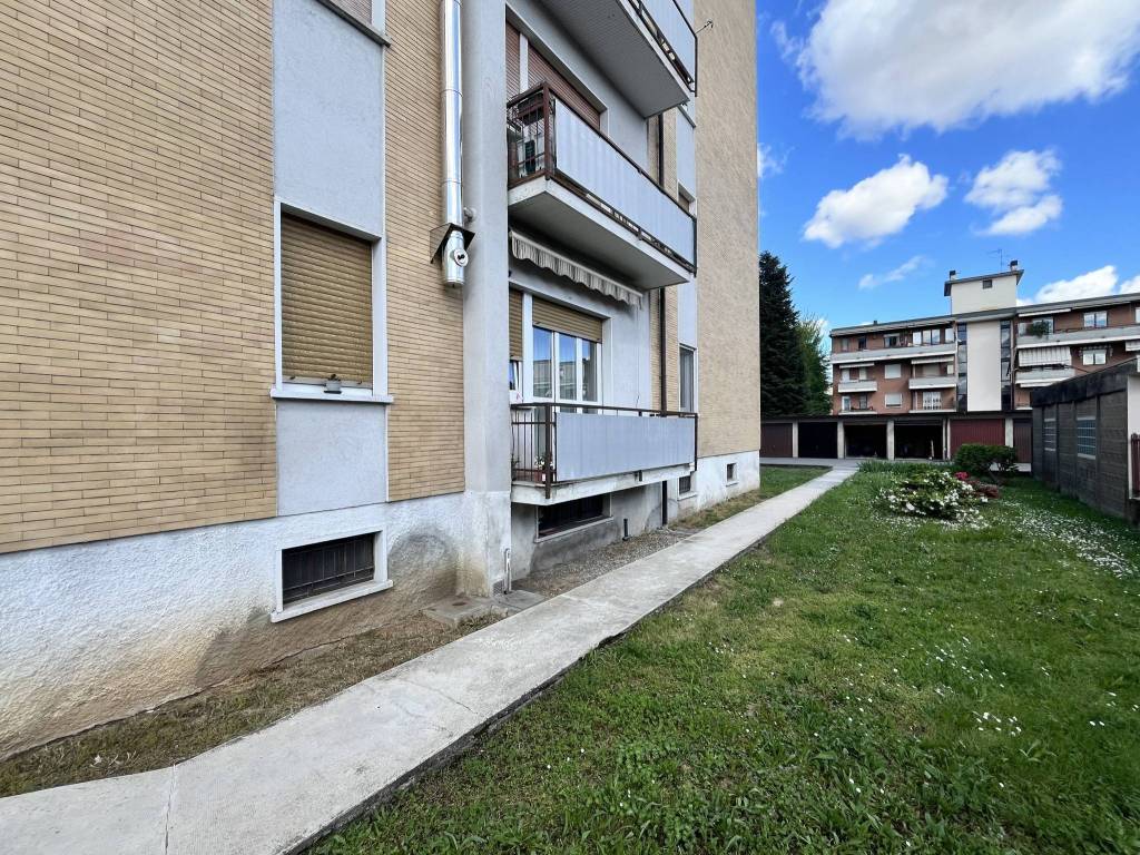 Appartamento a Gallarate in Via Tenda, 7 - Foto 3