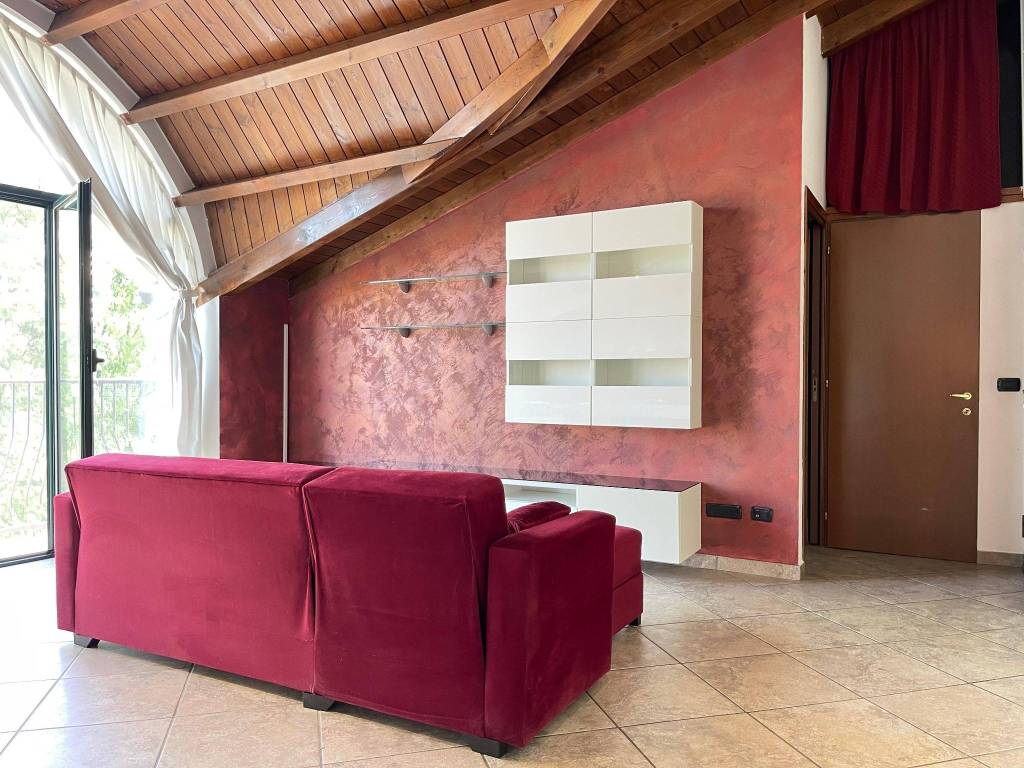 Appartamento a Gallarate in Viale Vittorio Veneto, 5 - Foto 3