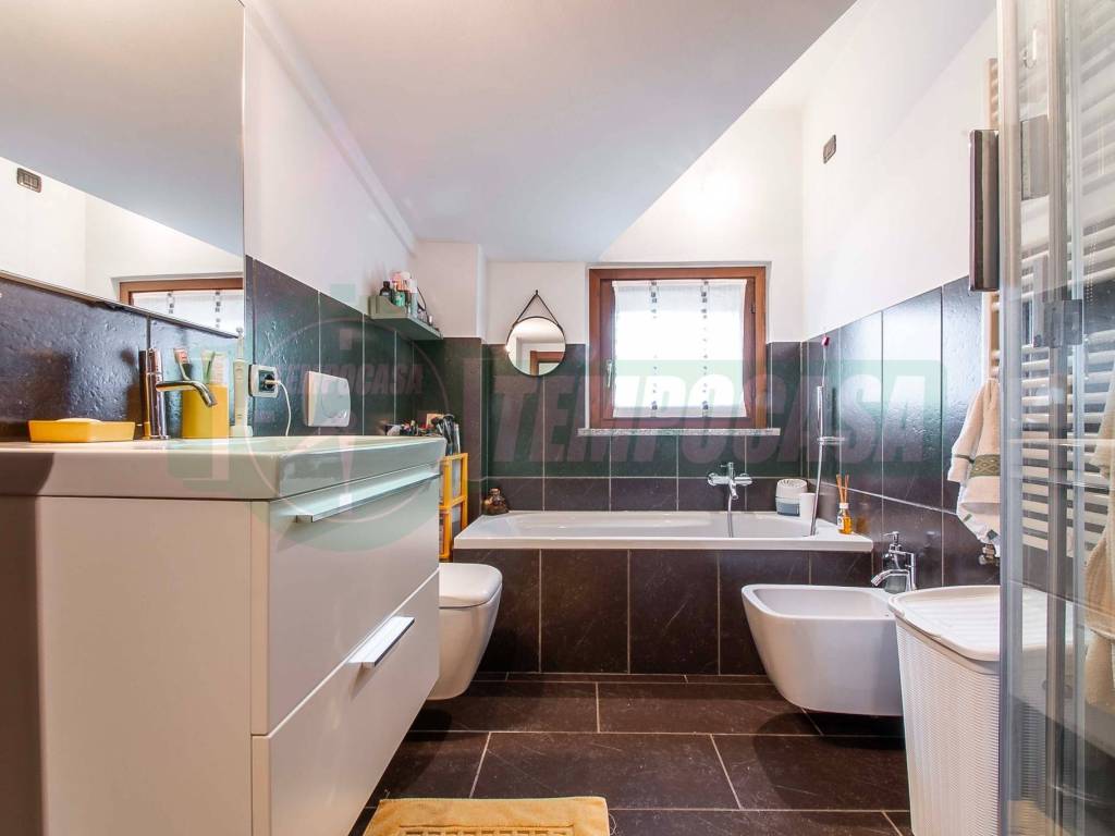 Appartamento a Uboldo in Via Monte Grappa, 19 - Foto 3