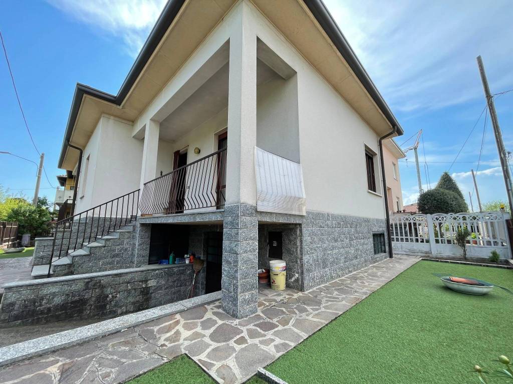 Villa a Castellanza in Via Rescalda, 31 - Foto 4