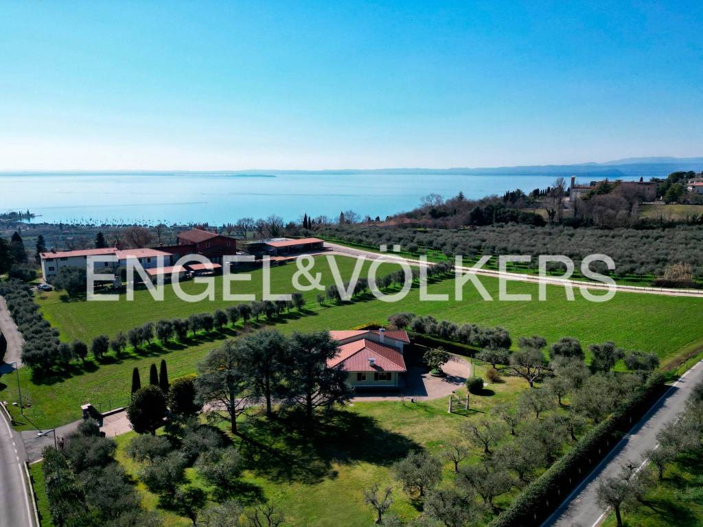 Villa a Bardolino in Via San Colombano - Foto 2