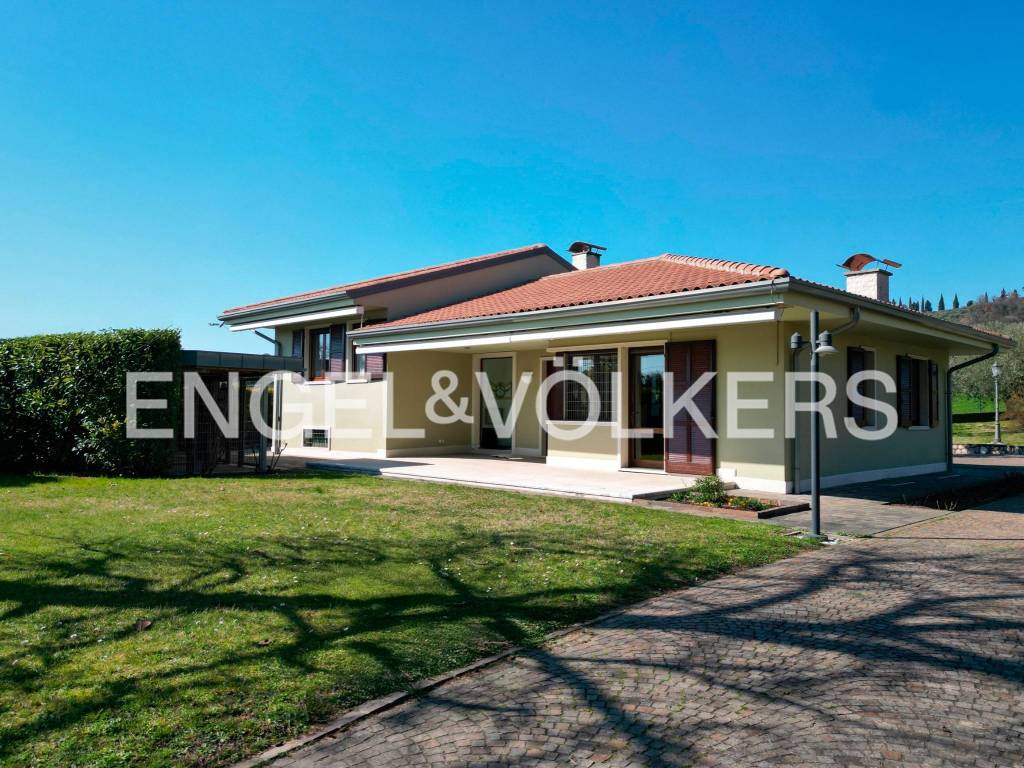 Villa a Bardolino in Via San Colombano - Foto 3
