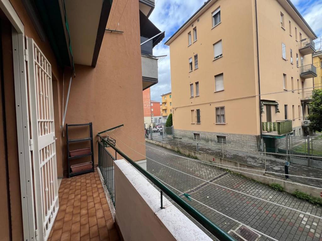 Appartamento a Bologna in Via Alfredo Calzolari - Foto 3