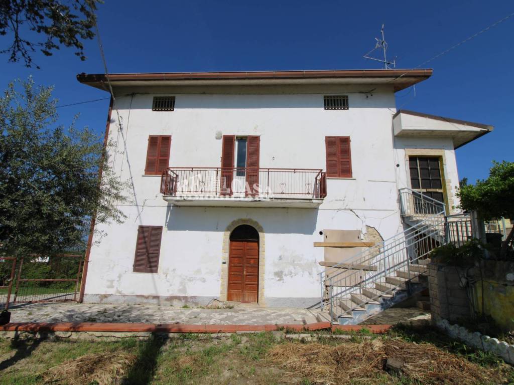 Casa indipendente a Colonnella in via fonte ottone, 5 - Foto 2