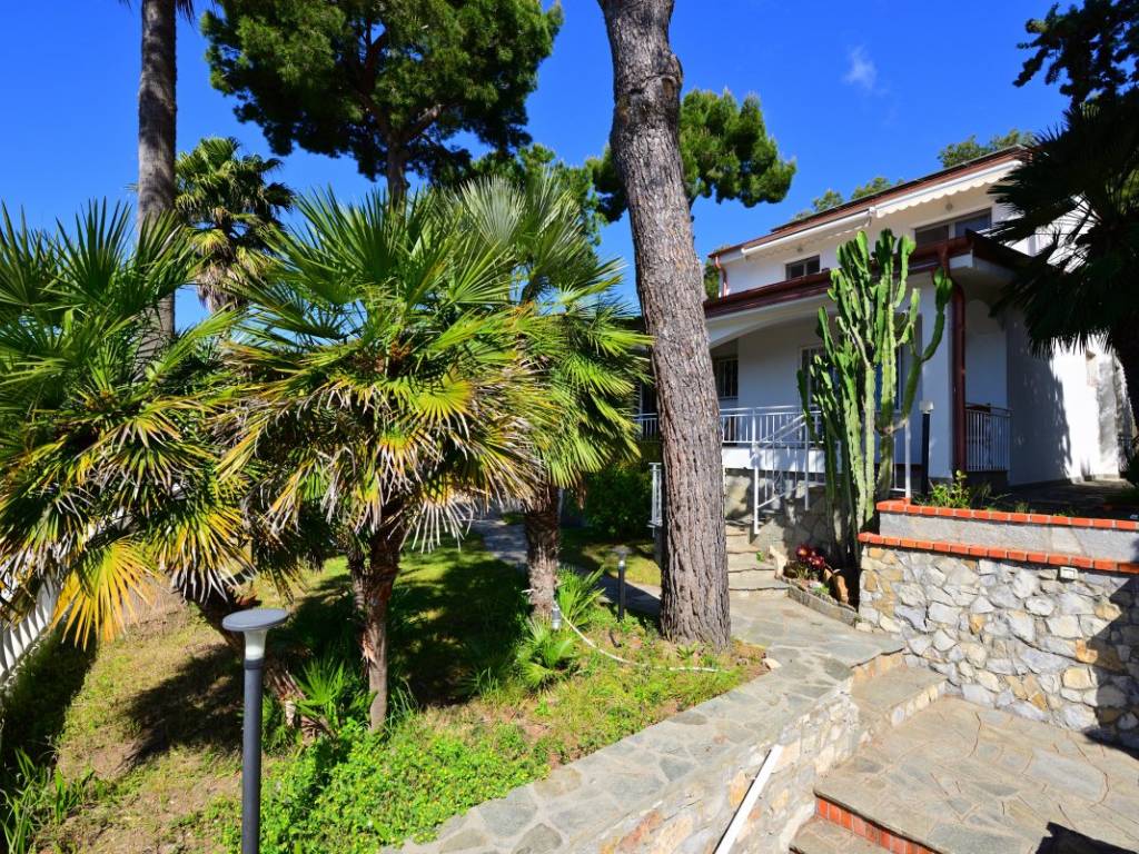 Villa a Andora in Viale Piemonte, 15 - Foto 3