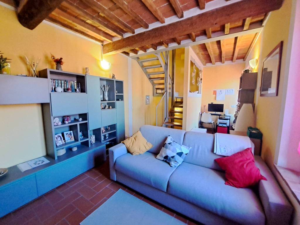 Casa indipendente a Lucca in Viale Giacomo Puccini, 300 - Foto 1