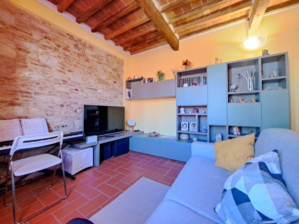 Casa indipendente a Lucca in Viale Giacomo Puccini, 300 - Foto 2