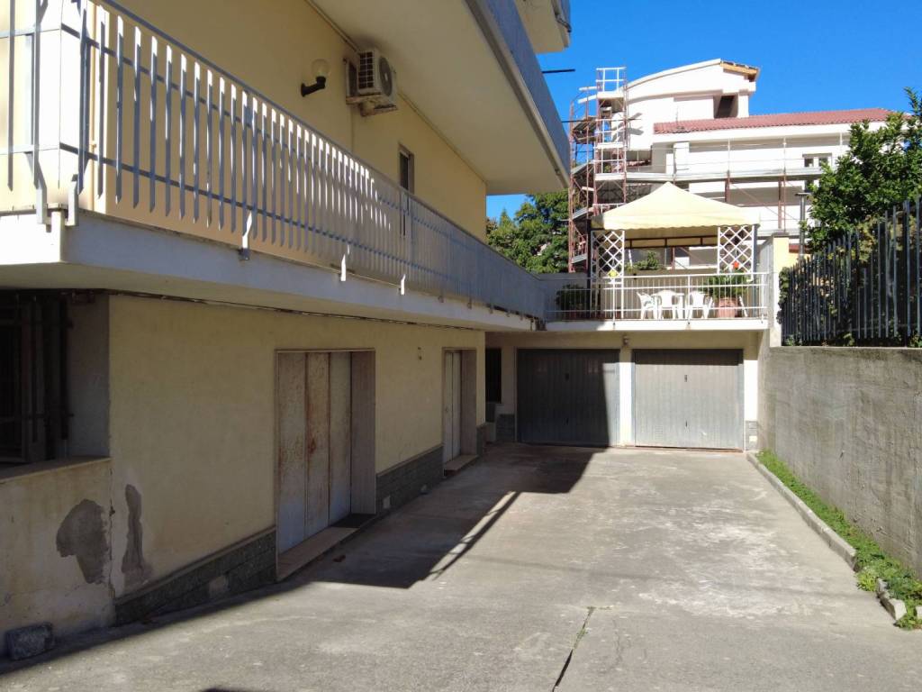 Box / garage a Siderno in Via delle Primule - Foto 2