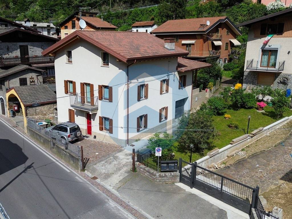 Villa a Cedegolo in Via Nazionale, 136 - Foto 2