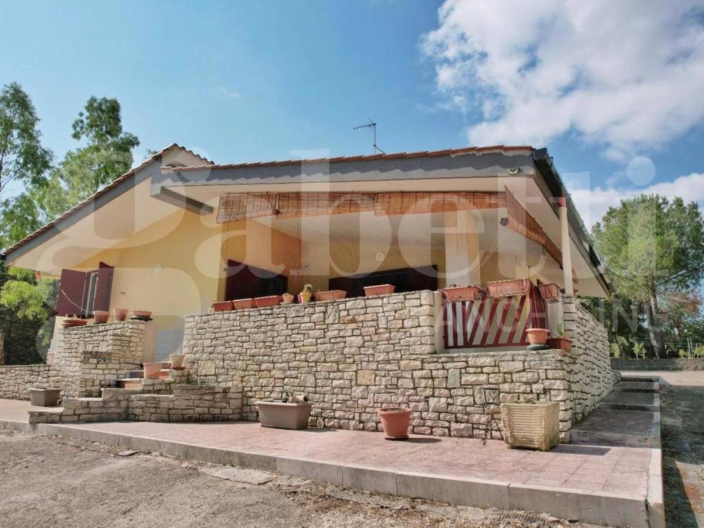 Villa a Andria in CONTRADA FEMMINAMORTA, SNC - Foto 2