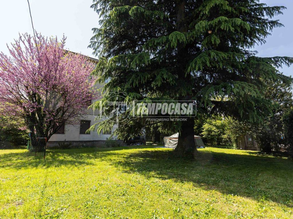 Appartamento a Oggiono in Via per Molteno 15/1 - Foto 2