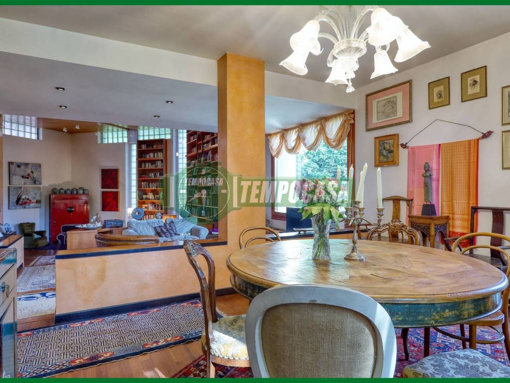 Villa a Varese in Viale Padre Gian Battista Aguggiari - Foto 2