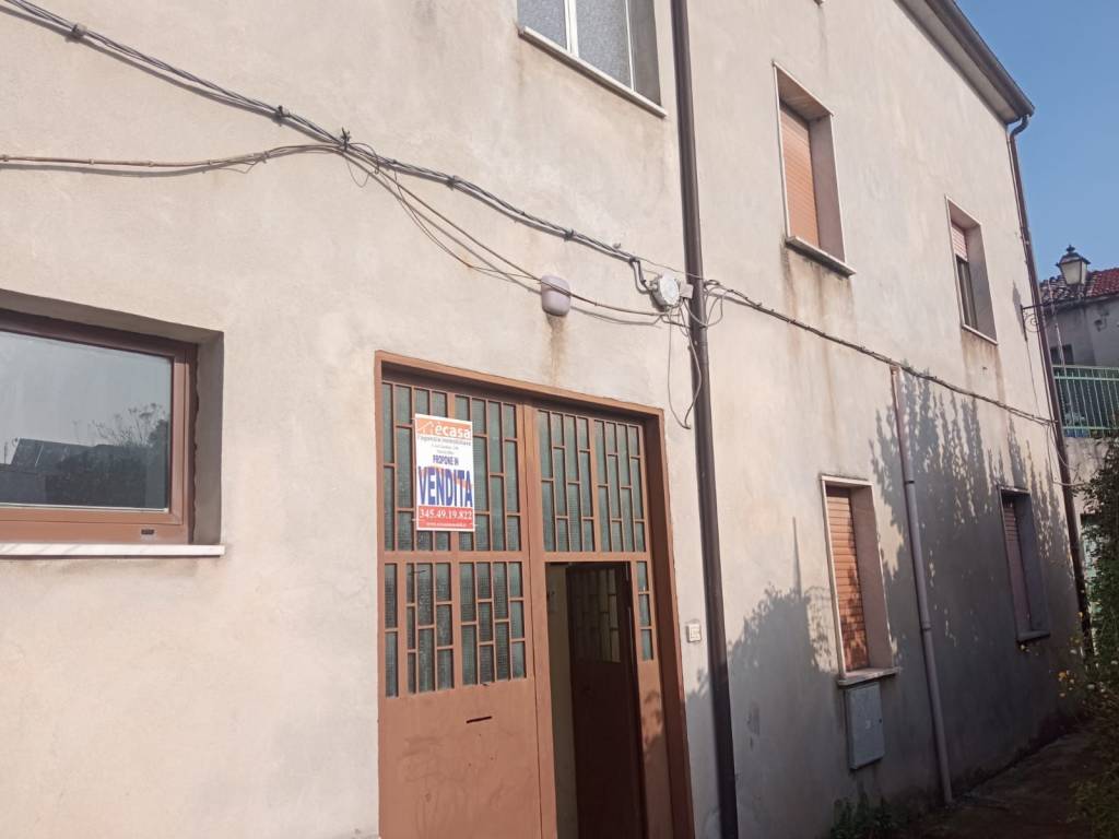 Casa indipendente a Moiano in Via Caudina, 4 - Foto 2