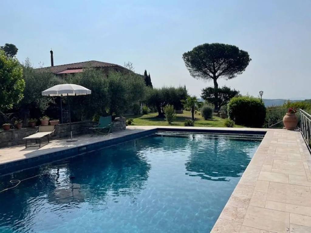 Villa a Passignano sul trasimeno in Sp142 S.N.C. - Foto 2