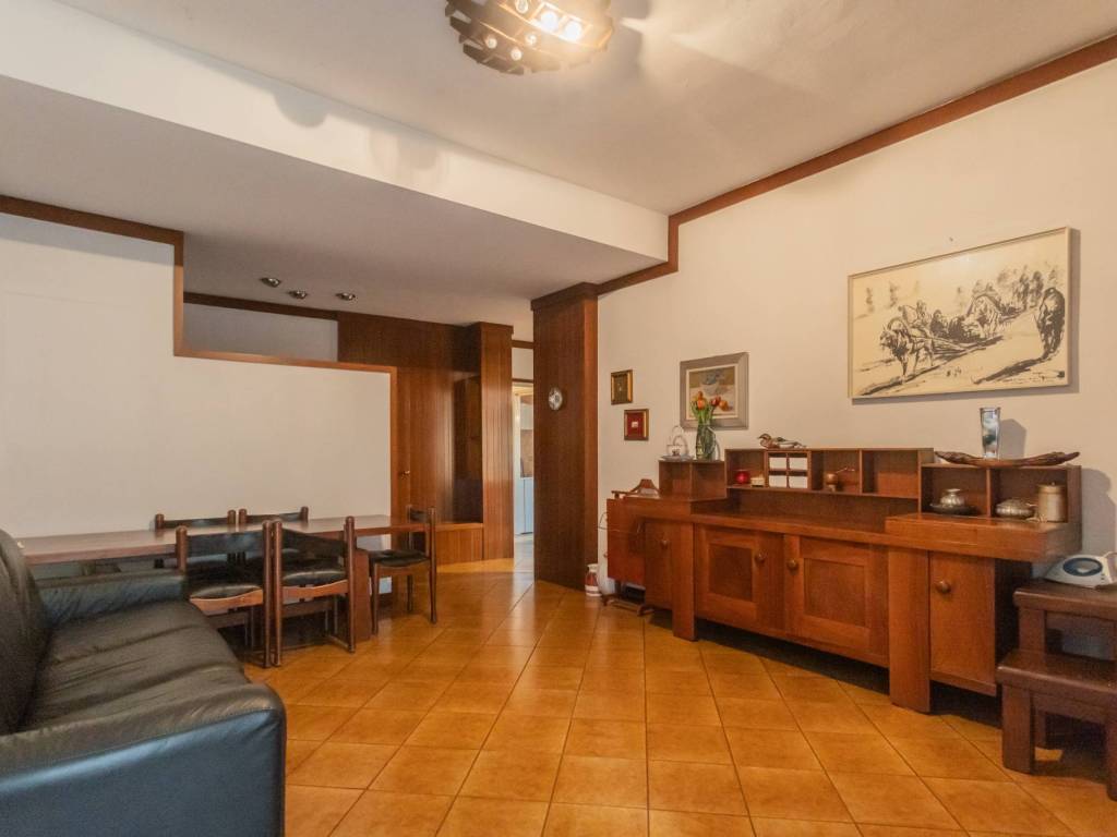 Appartamento a Saronno in Via Tommaso Grossi, 6 - Foto 4