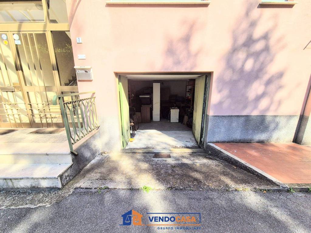 Box / garage a Finale ligure in Via Lungo Sciusa - Foto 3