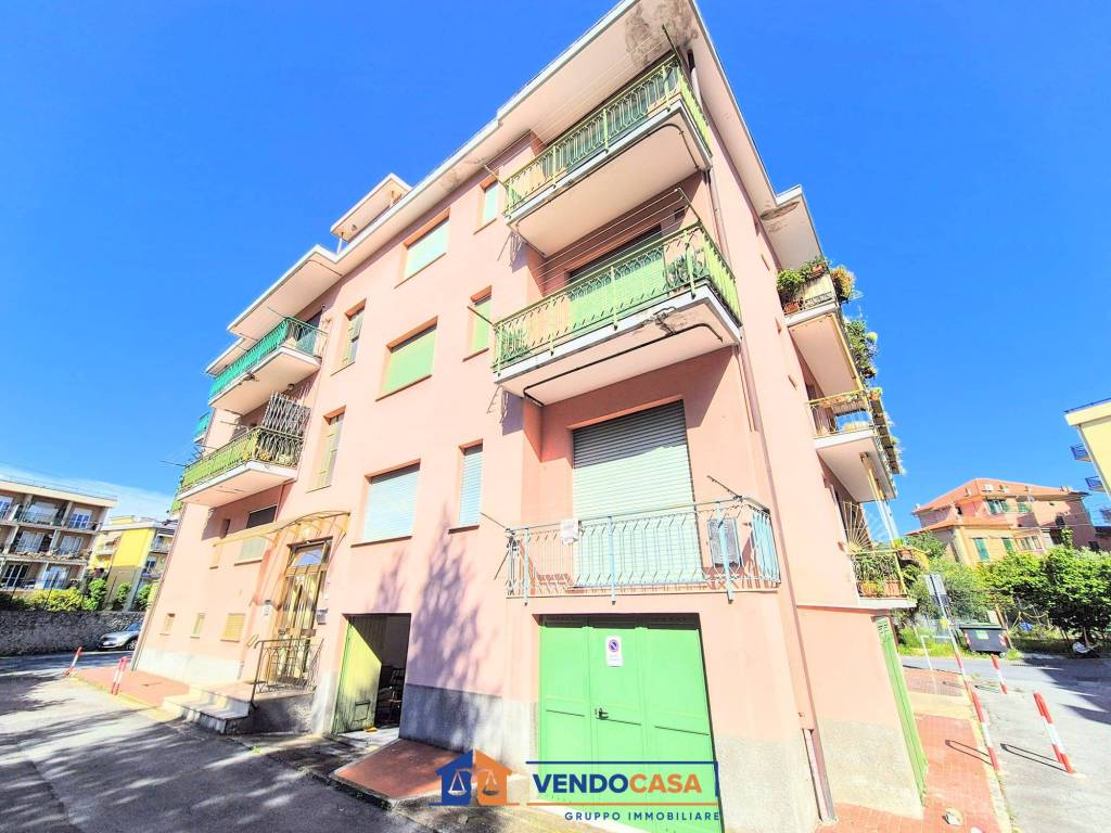 Box / garage a Finale ligure in Via Lungo Sciusa - Foto 4