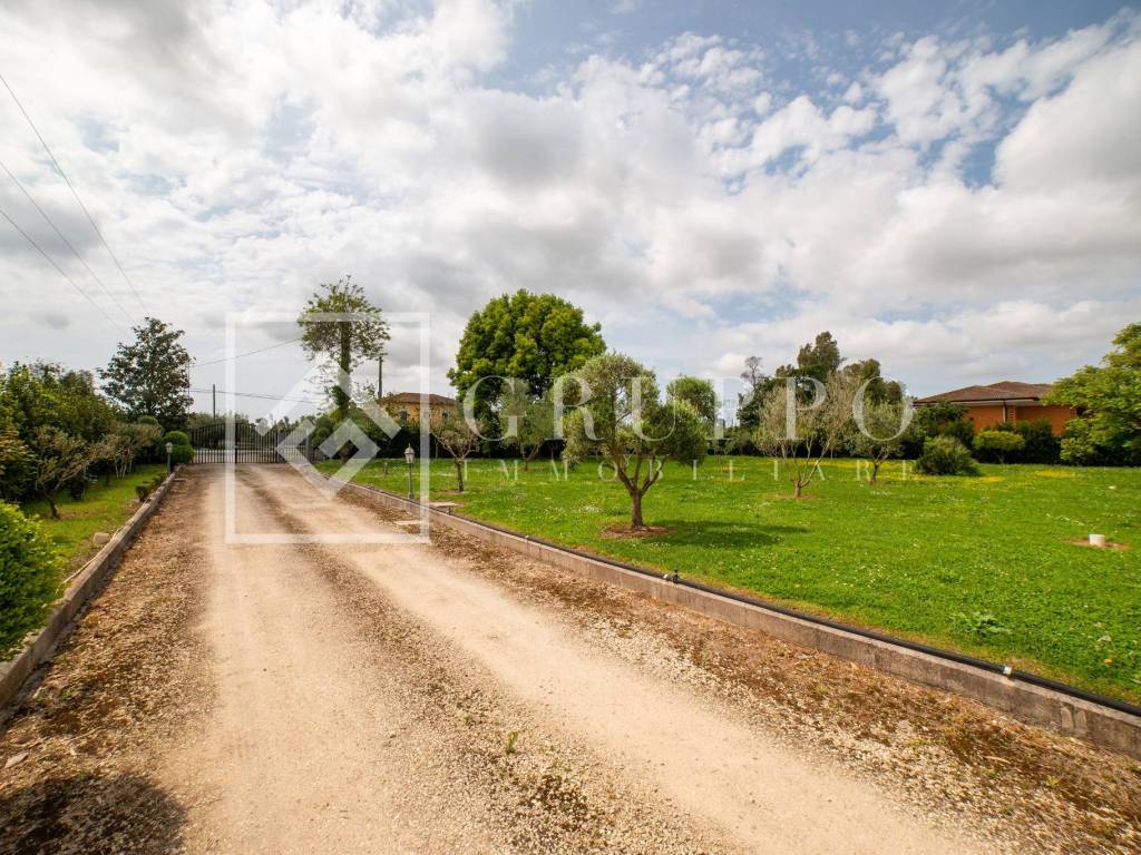 Villa a Cisterna di latina in Via Conca - Foto 5