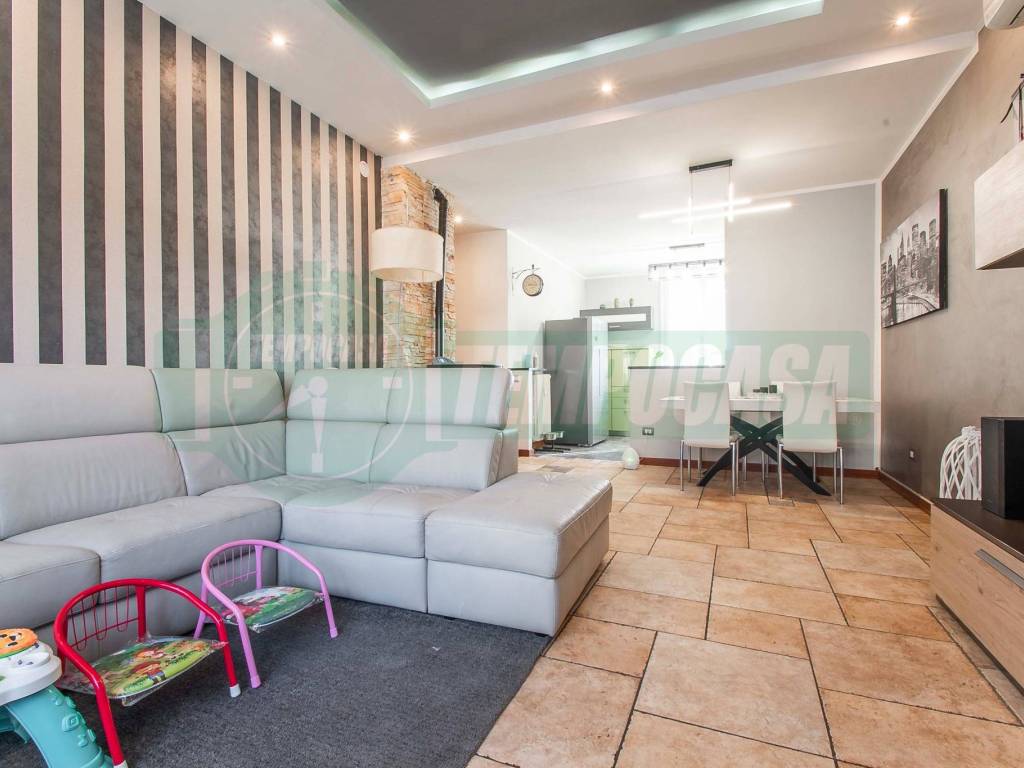 Appartamento a Uboldo in Via Roma, 11 - Foto 2