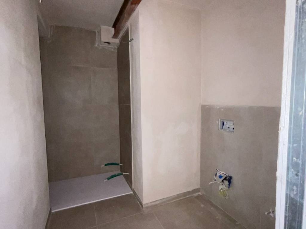 Appartamento a Cannobio in Via Paolo Zaccheo, 16 - Foto 4