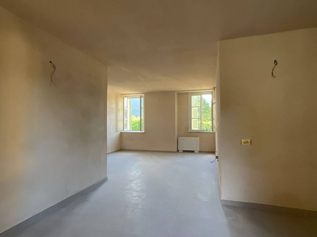 Appartamento a Cannobio in Via Paolo Zaccheo, 16 - Foto 2