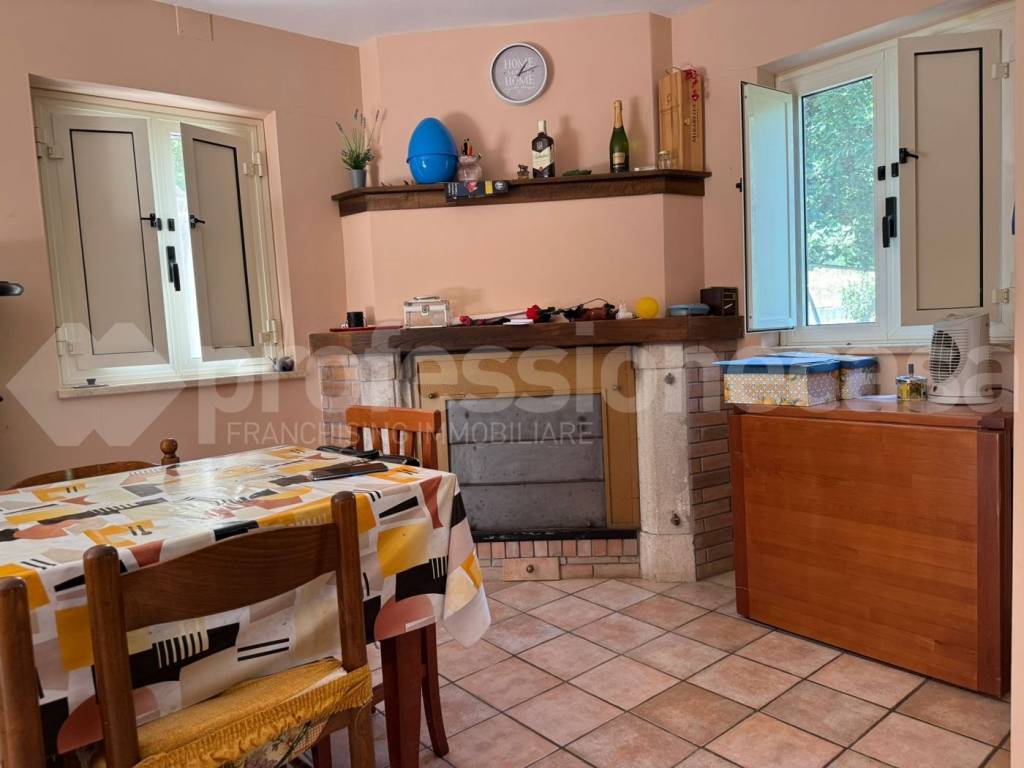 Casa indipendente a Forlì del sannio in Località Cazzola, 999 - Foto 4