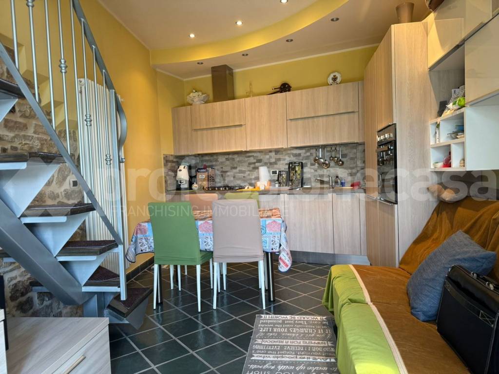 Appartamento a Forlì del sannio in Corso Vittorio Emanuele, 18 - Foto 2