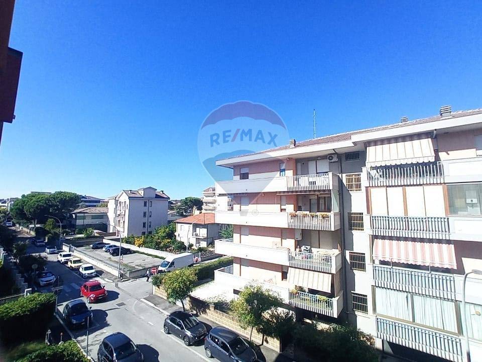Appartamento a Francavilla al mare in Viale Monte Amaro, 3 - Foto 4