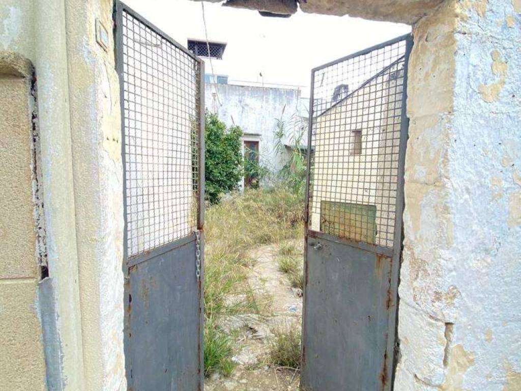 Casa indipendente a Casarano in Via Pola - Foto 4