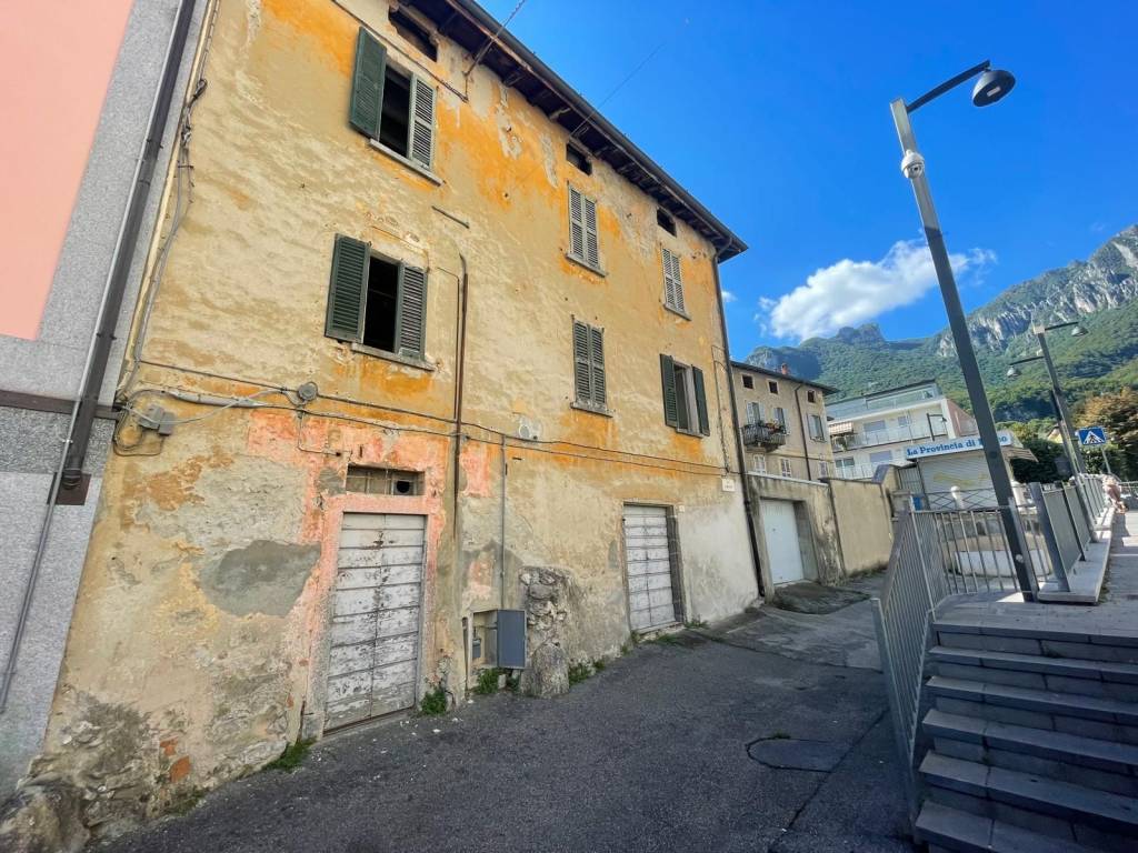 Casa indipendente a Valmadrera in Via Roma - Foto 2