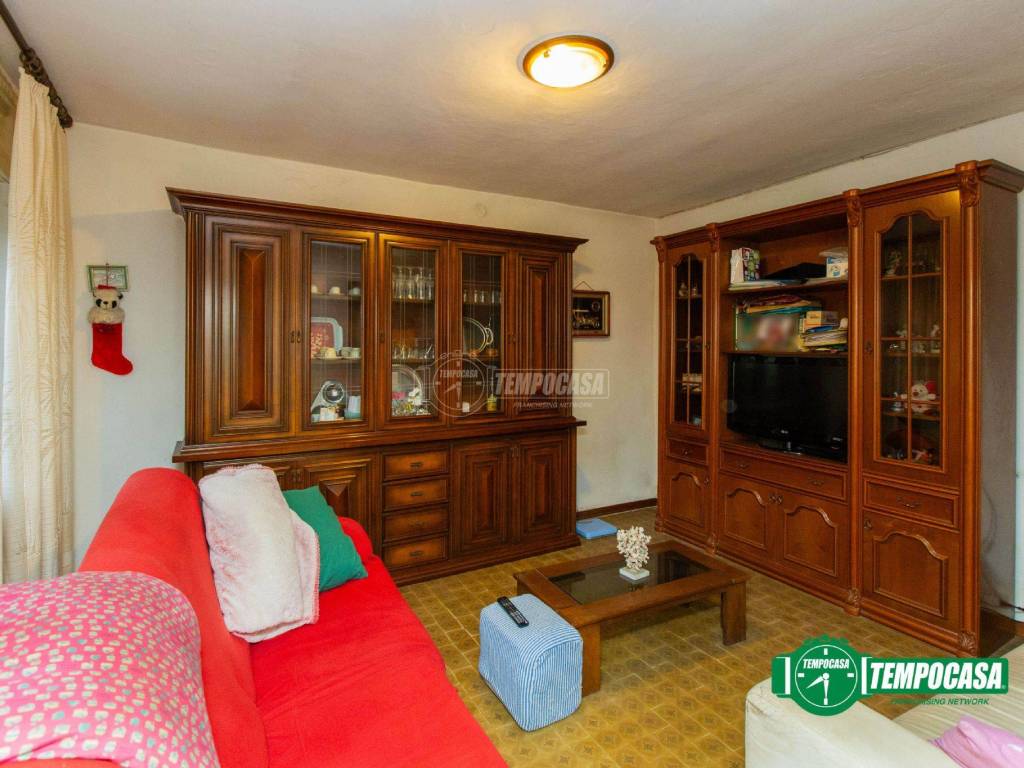 Casa indipendente a Oleggio in Via Sonzini Moiolo 9 - Foto 5