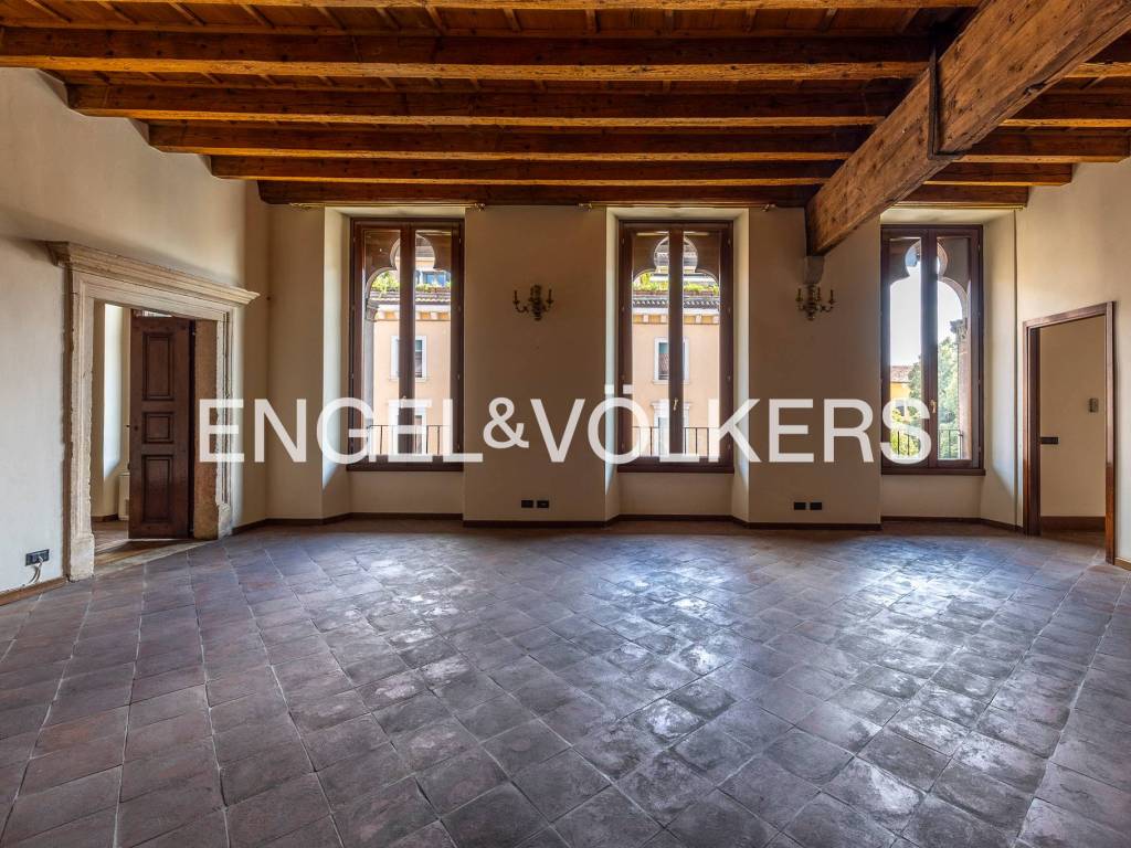 Appartamento a Verona in Corso Camillo Benso di Cavour, 10 - Foto 2