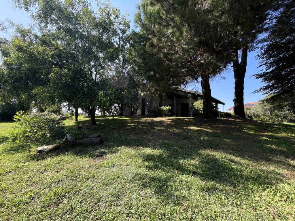 Villa a Momo in vicolo gaudenzio beltrami 14 - Foto 4